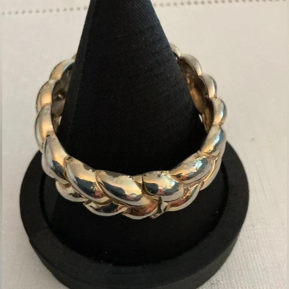 Chunky Gold Tone Braided Oval Gold Tone Hinged Bangle